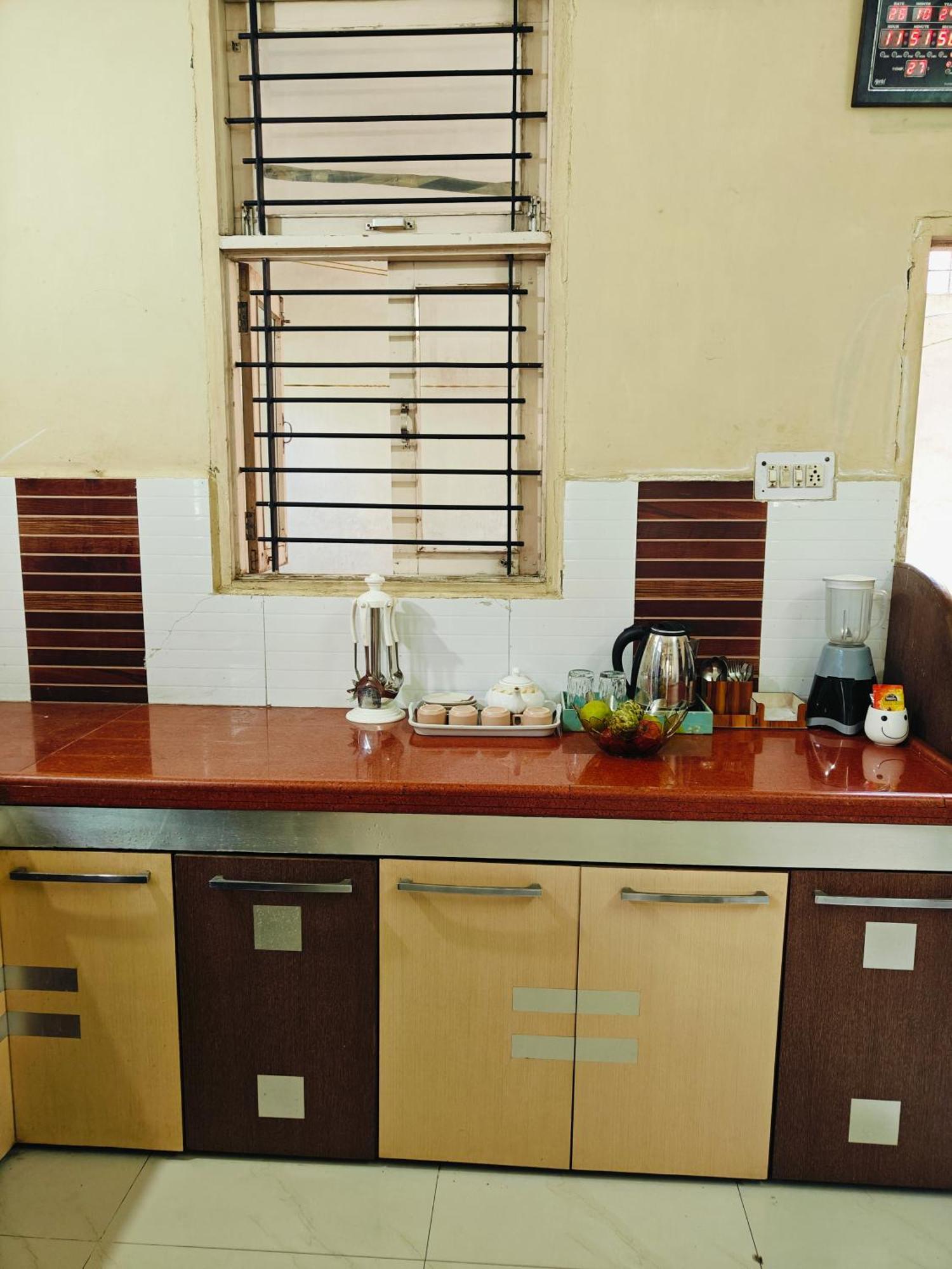 Ava Homestay Indore Eksteriør billede